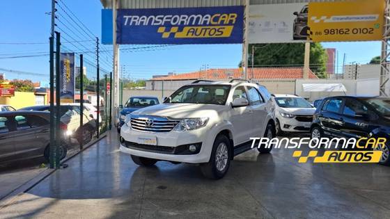 TOYOTA HILUX SW4 2.7 SR 4X2 16V FLEX 4P AUTOMÁTICO